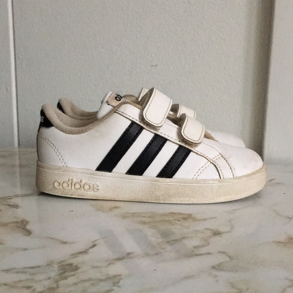 Adidas toddler Superstar shoes athletic sneakers Velcro black white boys girls 9